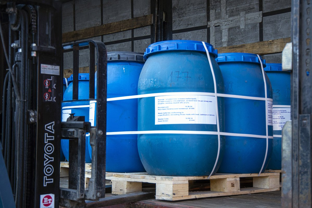 Екологічний проєкт «АТБ»: вже утилізували понад 200 тонн використаних батарейок 2