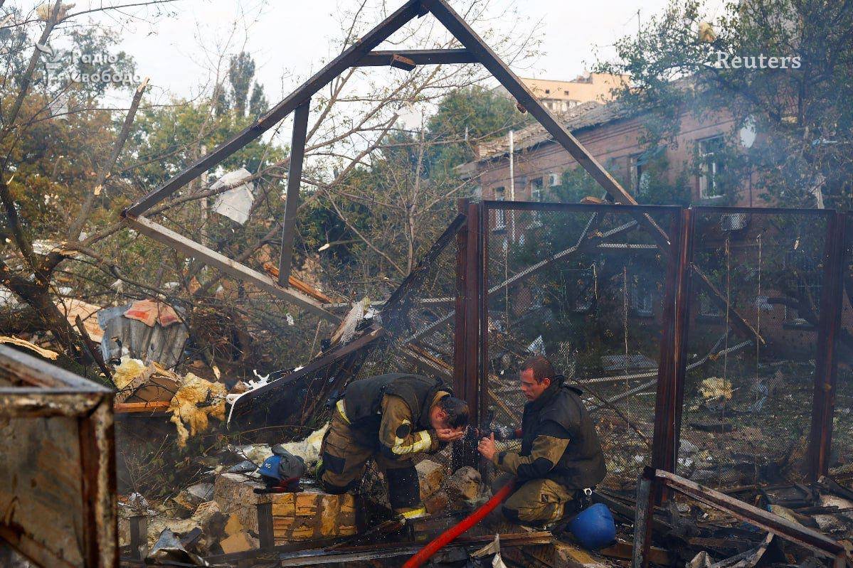 По Києву випустили понад 20 ракет: уламки впали в трьох районах, є постраждалі 2