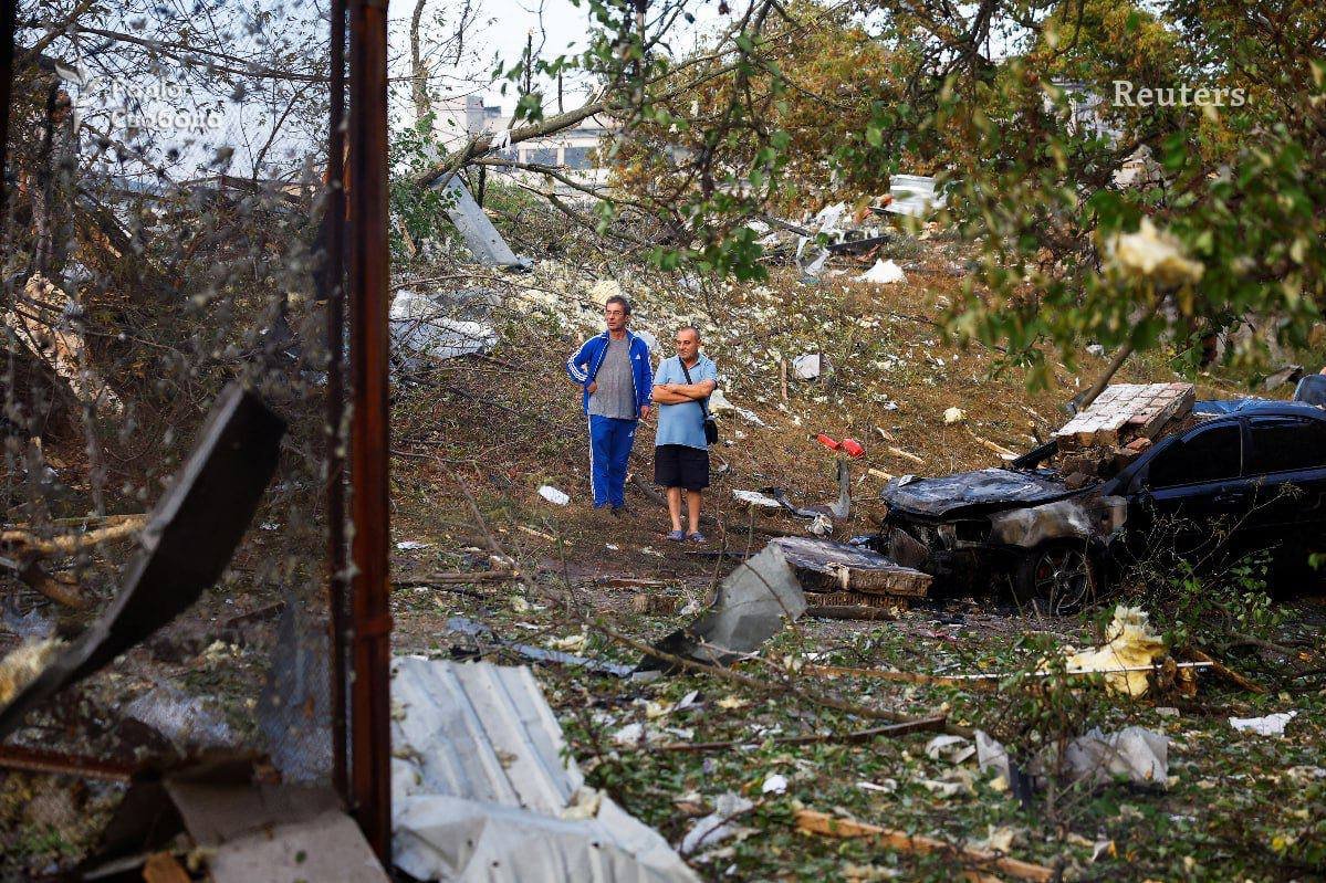 По Києву випустили понад 20 ракет: уламки впали в трьох районах, є постраждалі 3