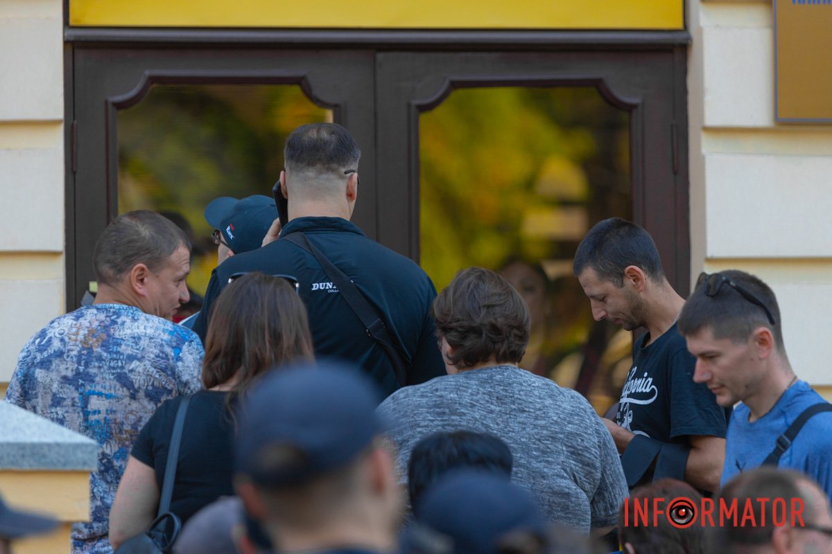 Cпівробітники АТБ здали кров і стали донорами для військових 2