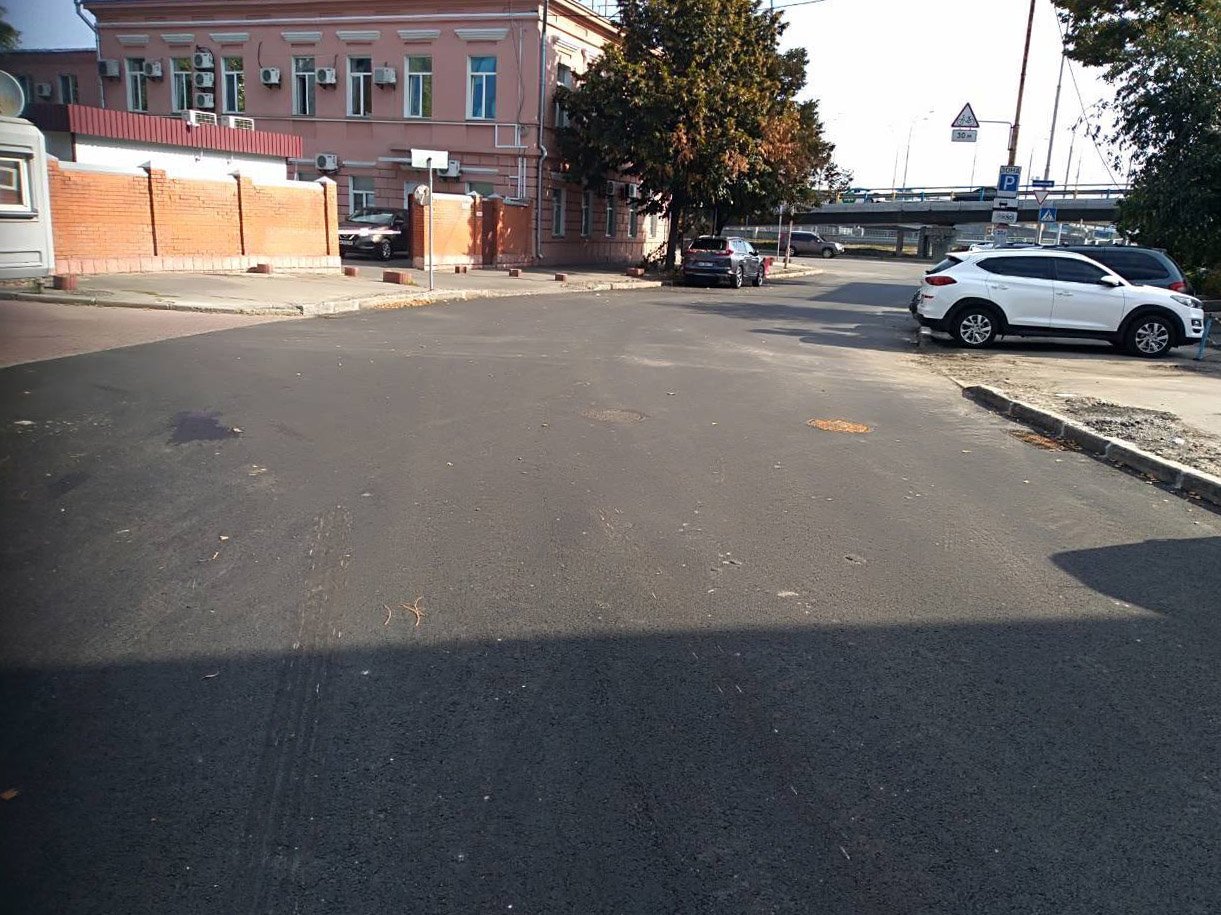 У Києві змінюють доріжне покриття в Подільському районі: де і що вдоскналили 5