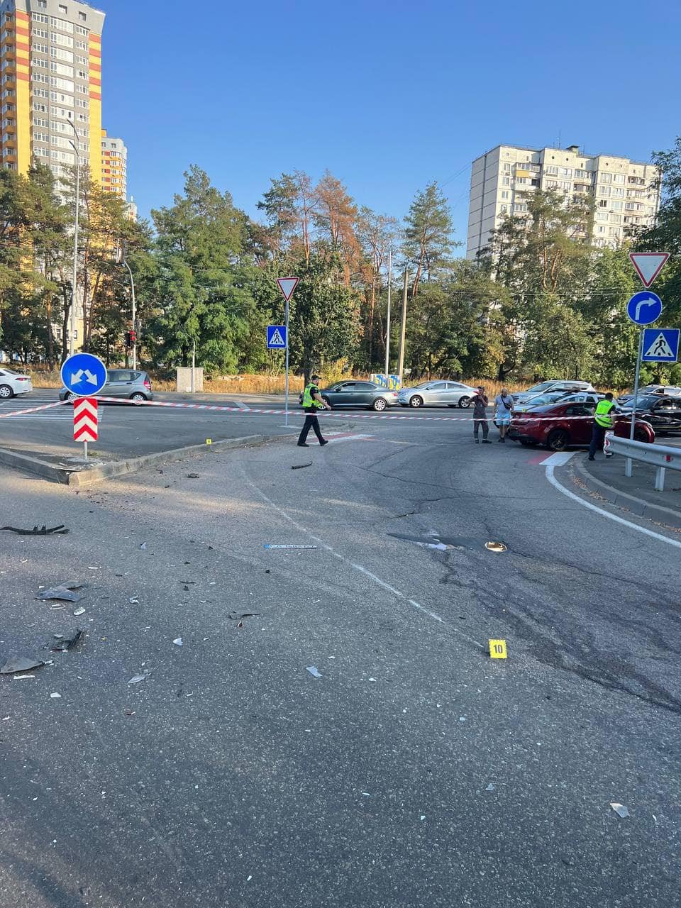 Смертельна ДТП на Кільцевій: таксист протаранив легковик та влетів у бензовоз 1