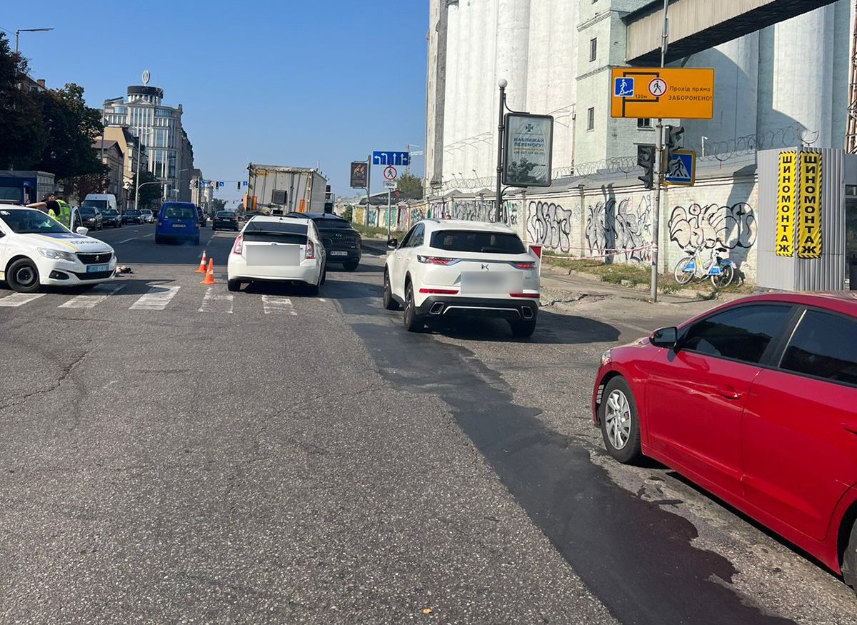 У Києві MAN переїхав пішохода: жінка померла на місці 2