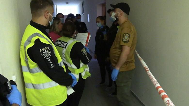 У Києві дівчинка знайшла тіло своєї матері з ножем у голові 3