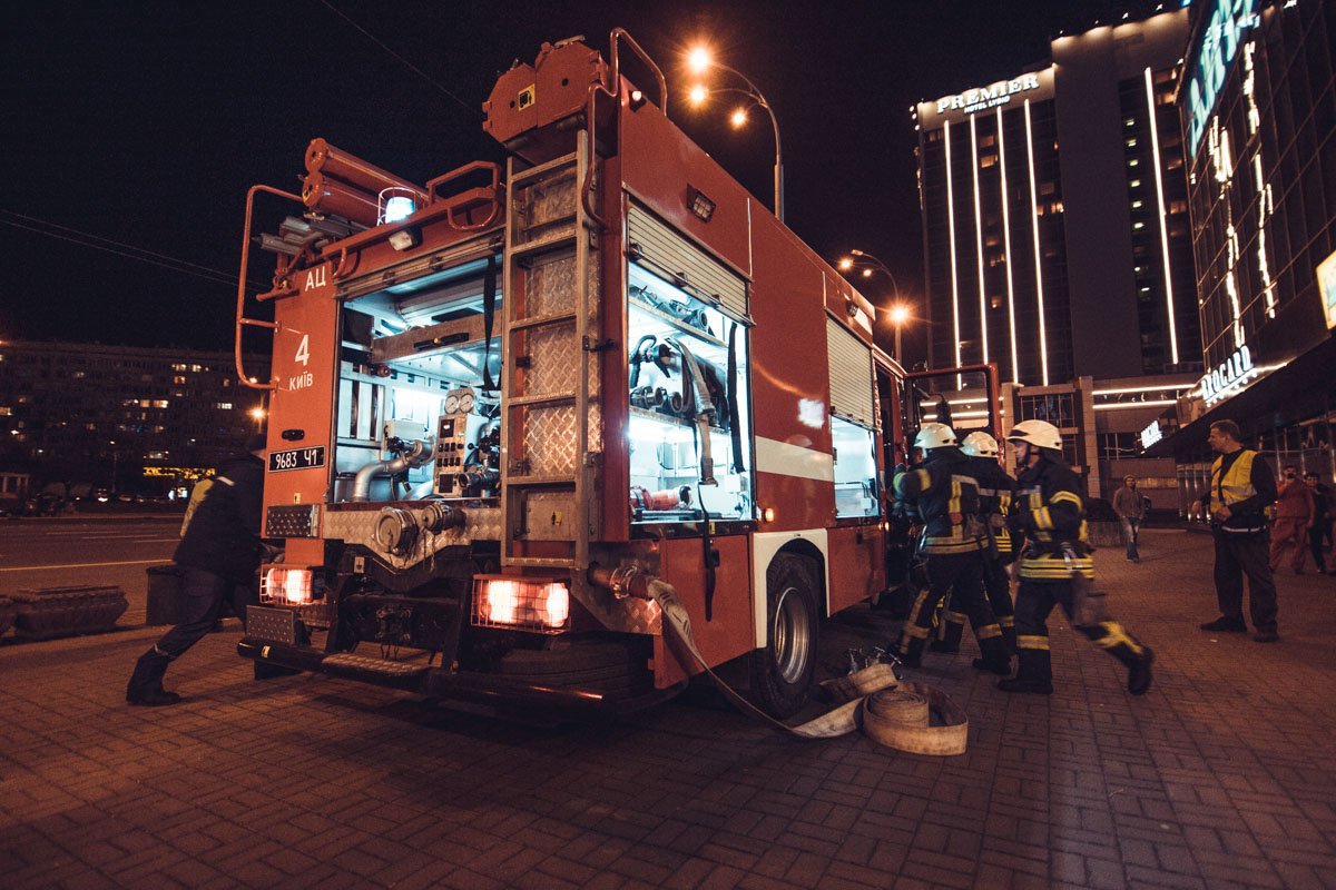 Задействовано около 15 машин специальной техники