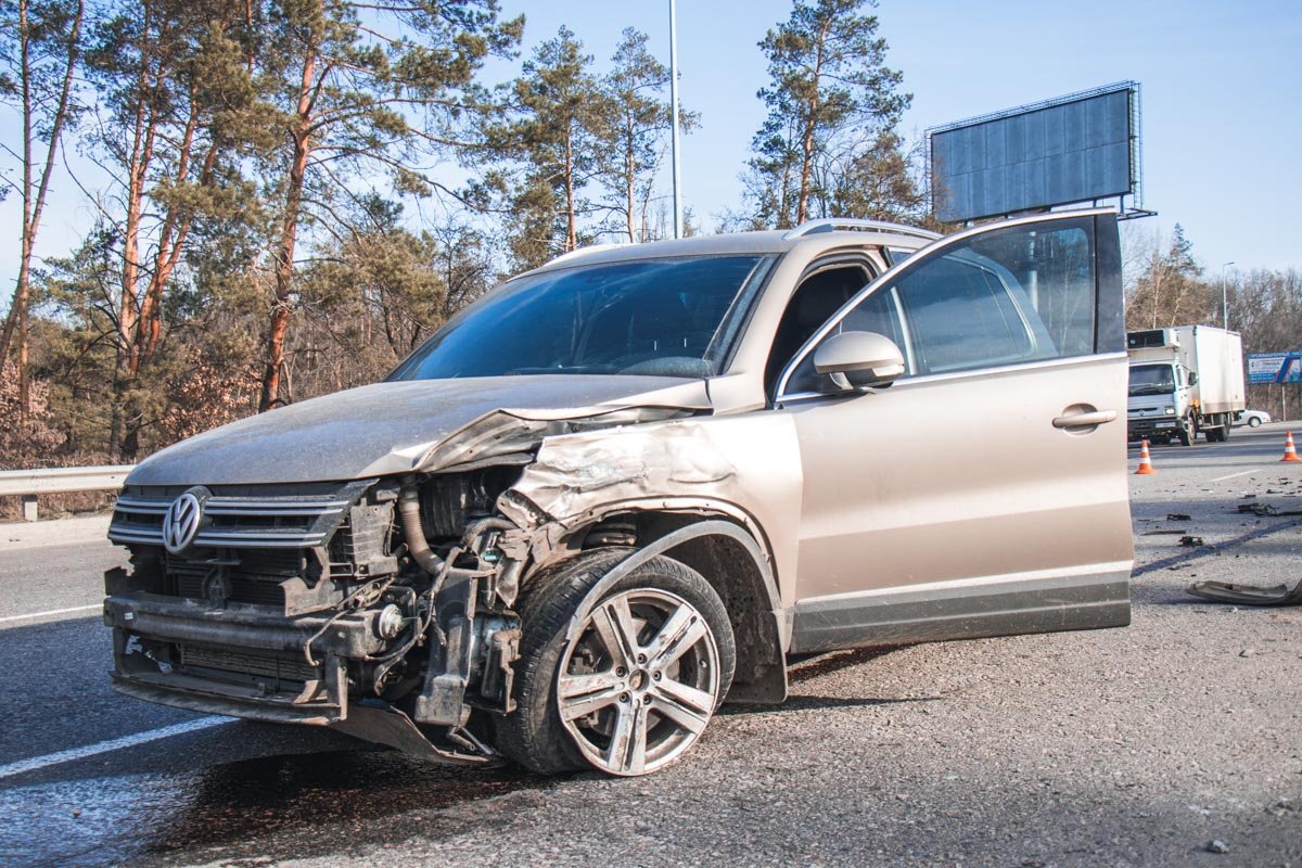 На Одесской трассе столкнулись Volkswagen, Hyundai и Nissan На Одесской трассе столкнулись Volkswagen, Hyundai и Nissan