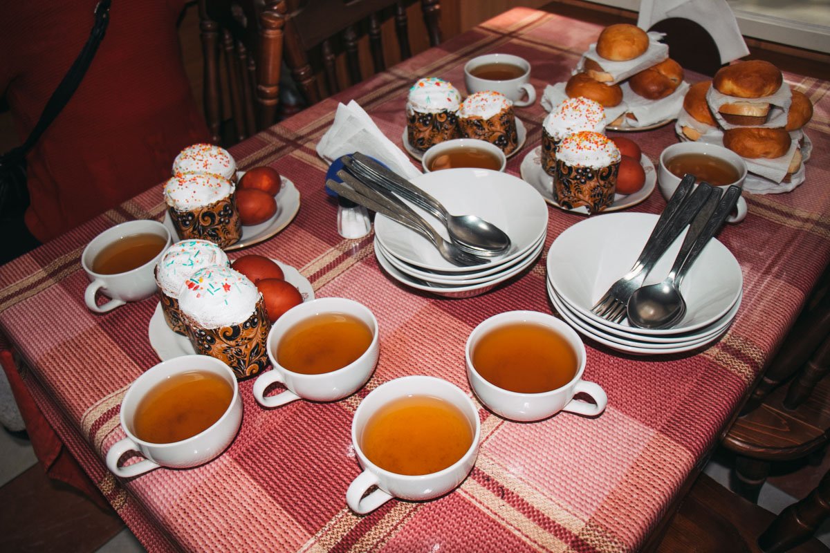 Среди выпечки были пирожки с еживикой и пасочки