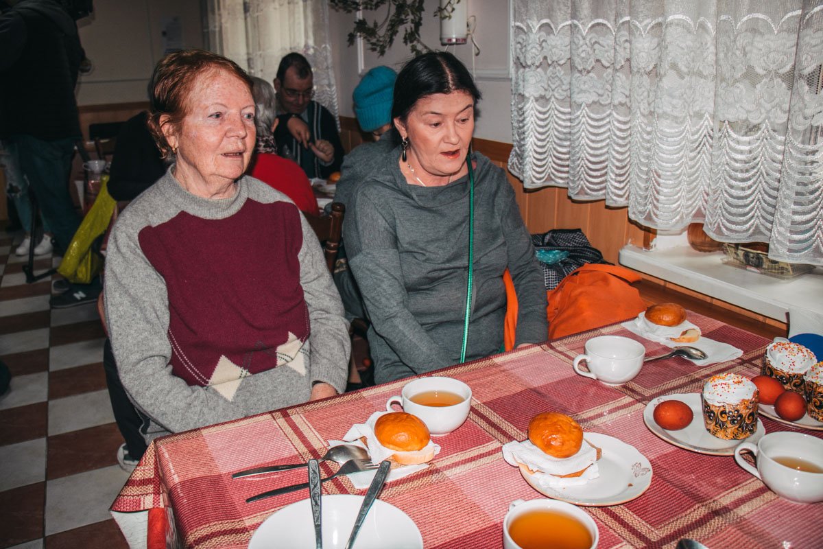 Собрались около 50 человек