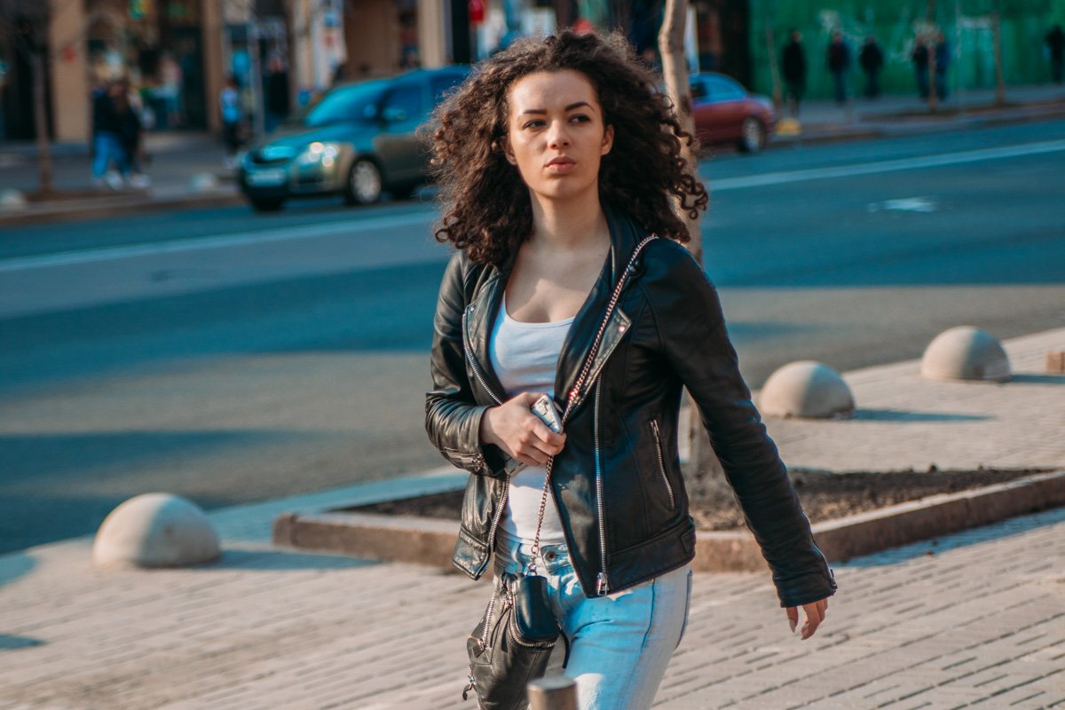 Кучеряво жить не запретишь