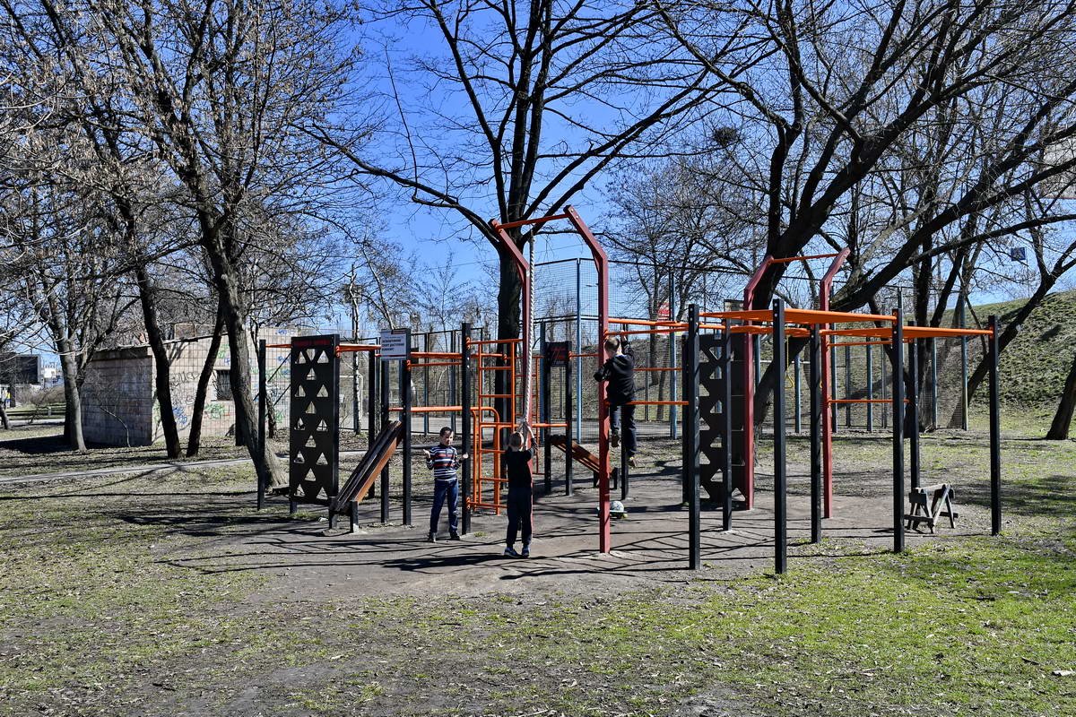 Сейчас в парке много локаций для занятия спортом 