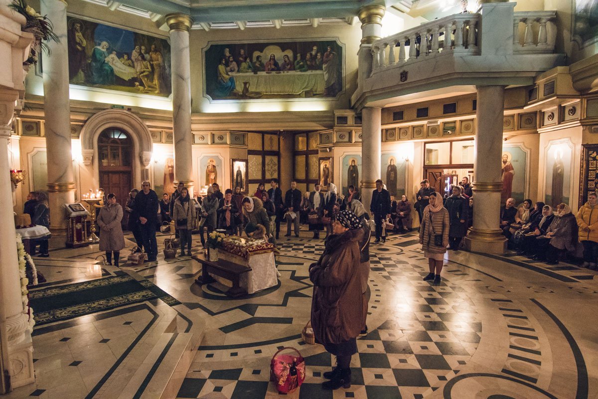 Одной из самых интересных среди новых церквей Киева является церковь Рождества Христова на Оболони