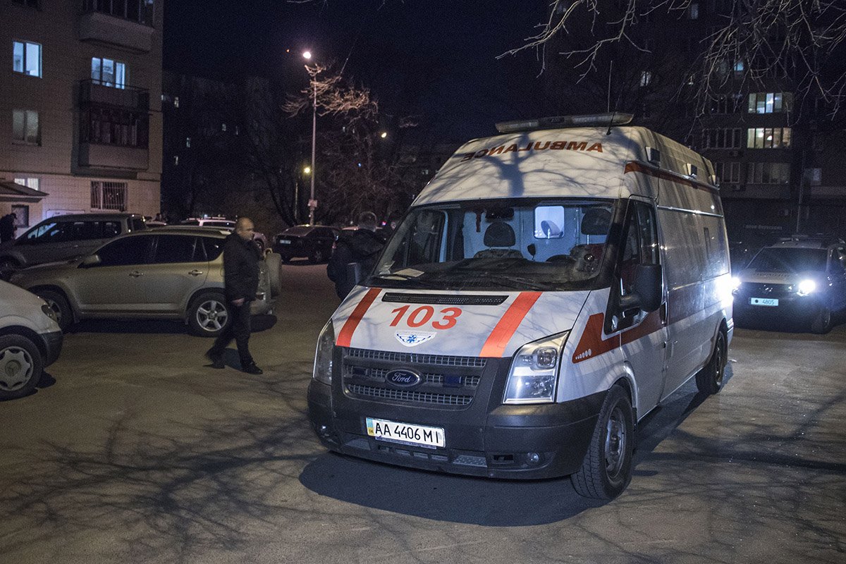 Пострадавшую забрала скорая помощь