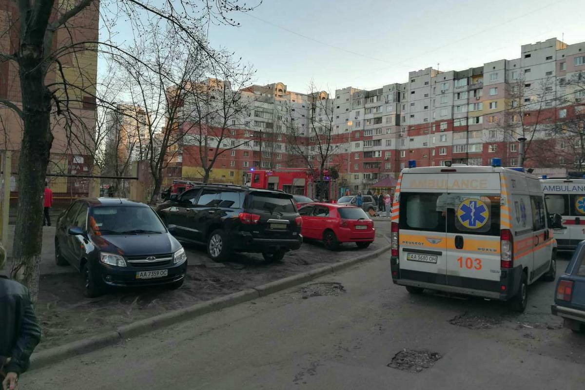 В результате пожара госпитализировано двое мужчин