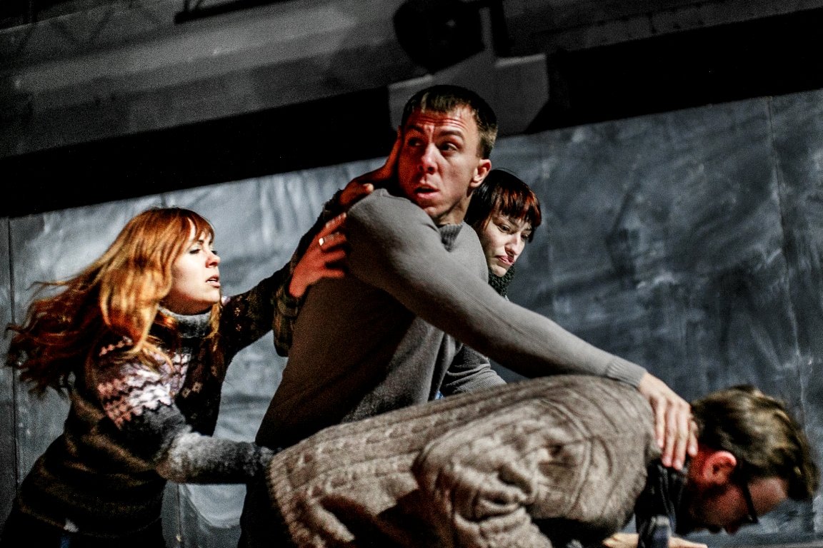 В Киеве покажут спектакль "О два" : история о Саньке В Киеве покажут спектакль "О два" : история о Саньке