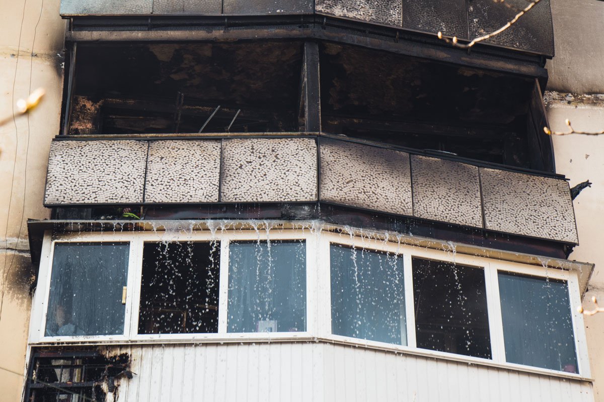 На улице Александра Малышко, 15 случился пожар На улице Александра Малышко, 15 случился пожар