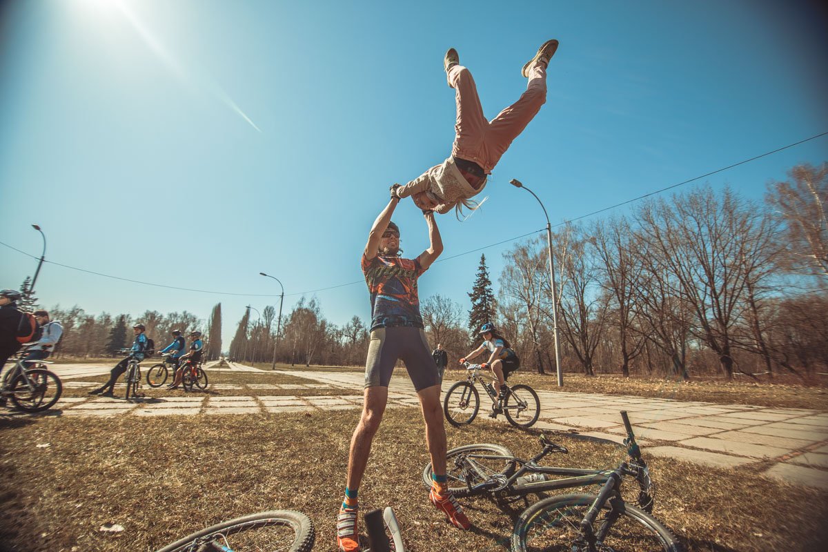 На спортивные состязания горожане пришли целыми семьями. На спортивные состязания горожане пришли целыми семьями.