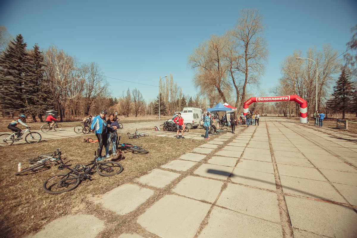 Спортсмены не только показывали сноровку, но и весело проводили время Спортсмены не только показывали сноровку, но и весело проводили время