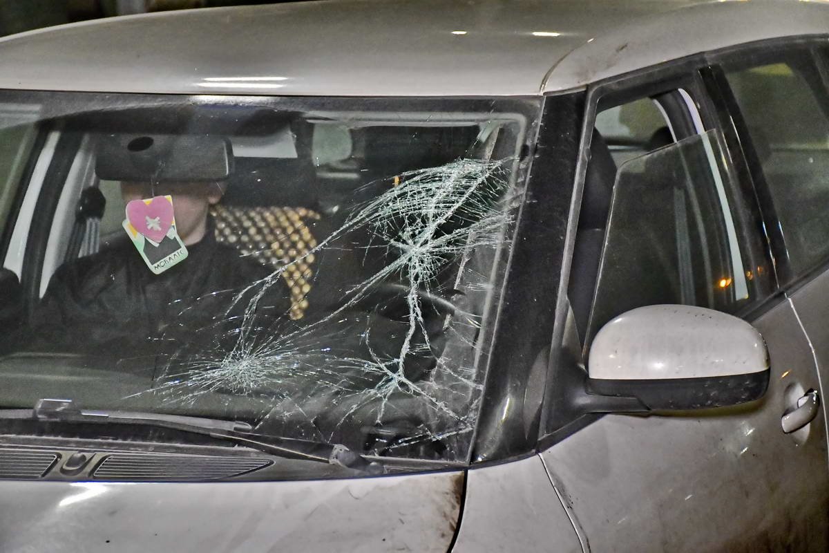 Пешеход пытался перебежать дорогу в неположенном месте