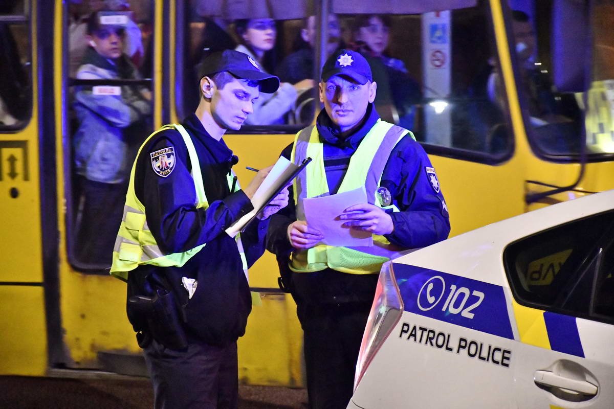 На месте работала патрульная полиция