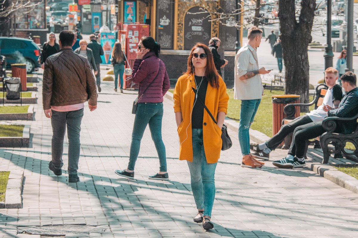 В желтом - веселее в любую погоду
