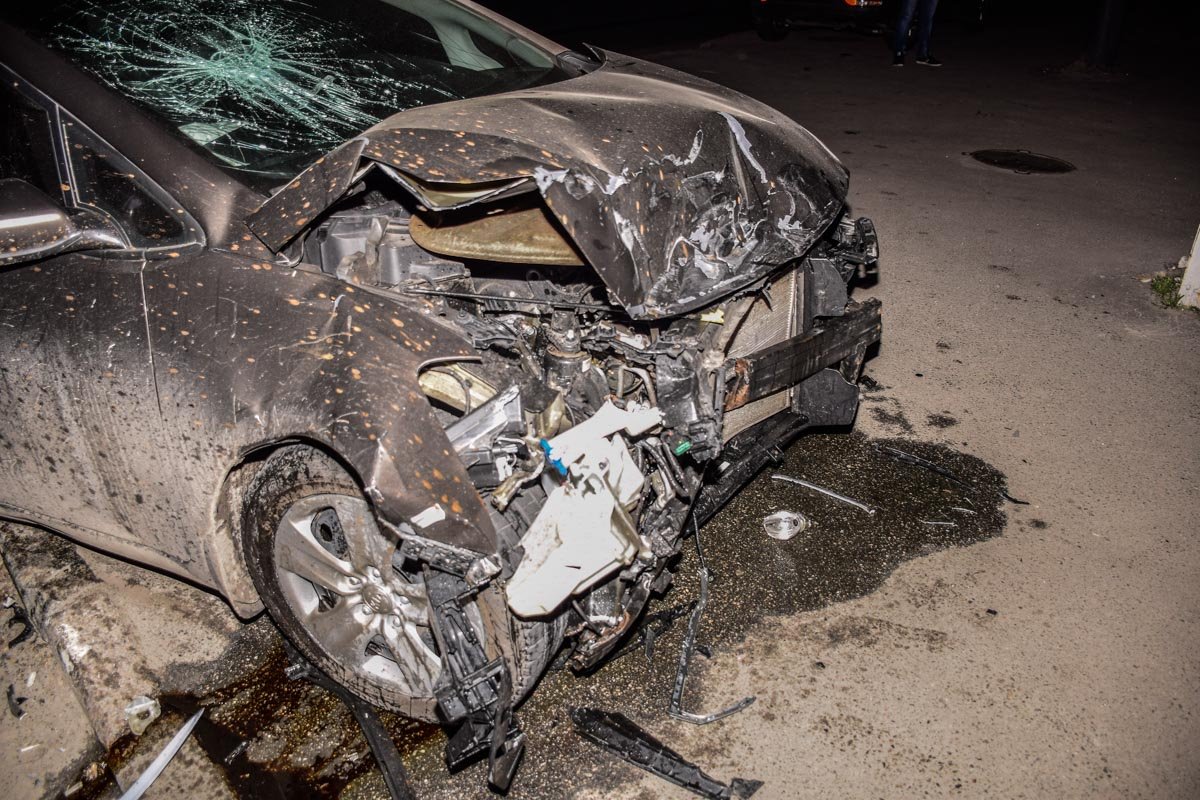 Водитель спешил в аэропорт и не увидел другой автомобиль