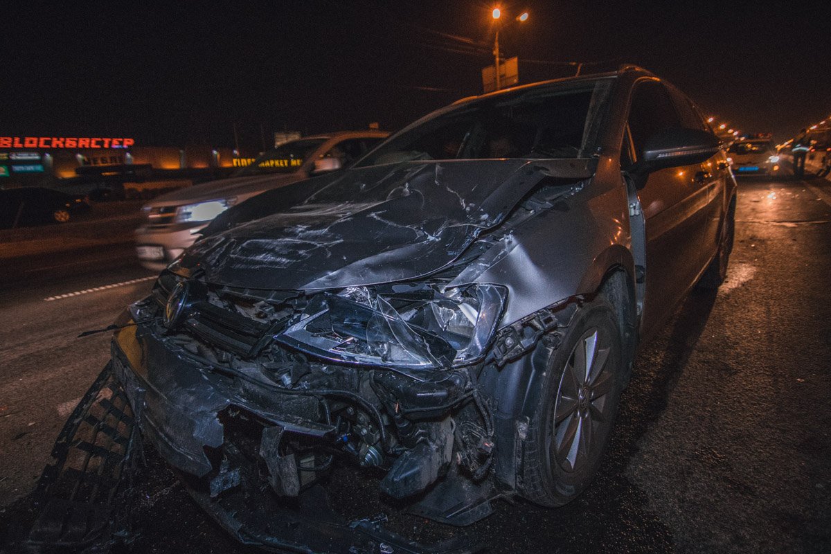 Спустя час к ним присоединилась четвертая Спустя час к ним присоединилась четвертая