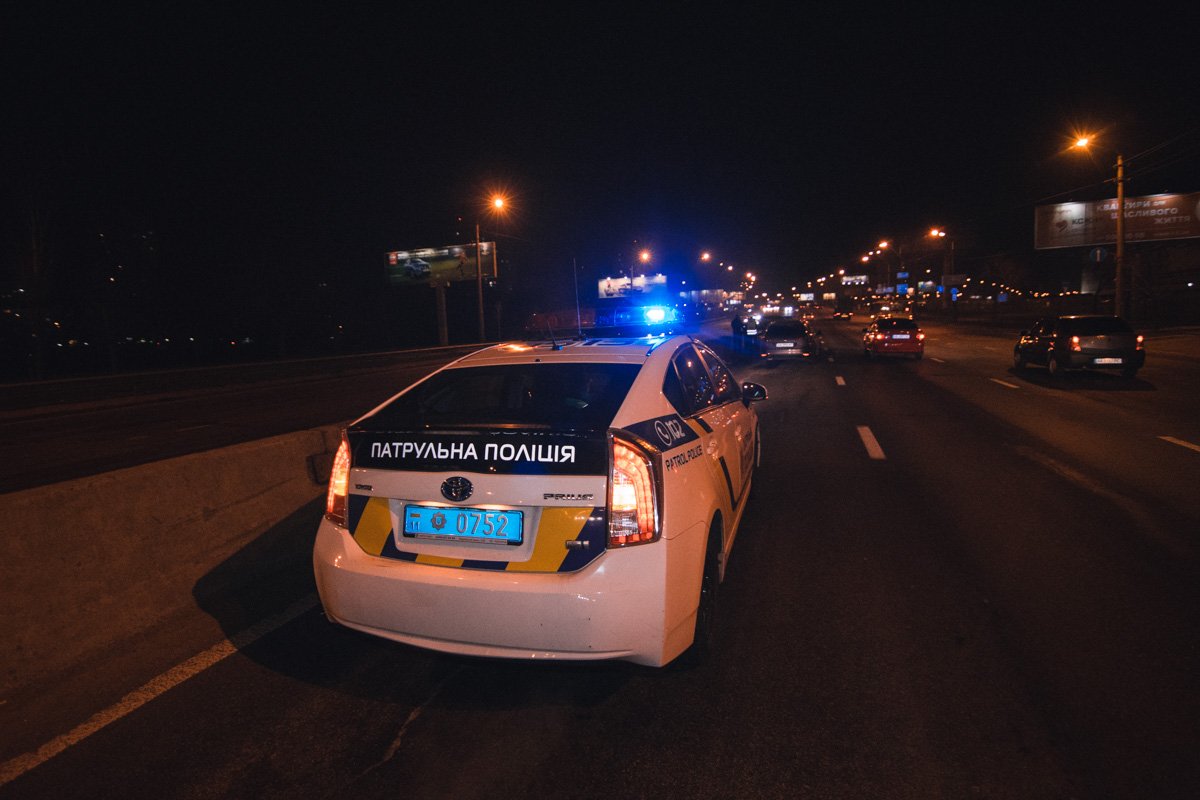 На месте работает полиция На месте работает полиция