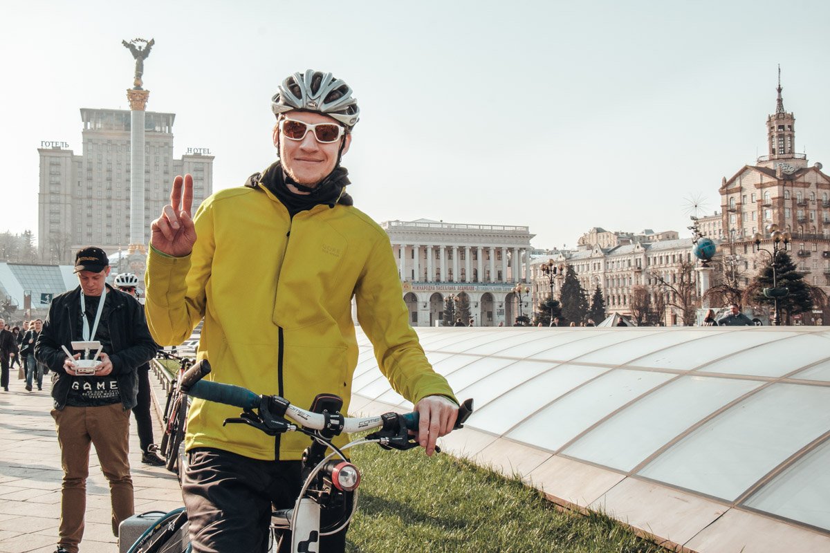 Велосипедом на работу очень спортивно и полезно