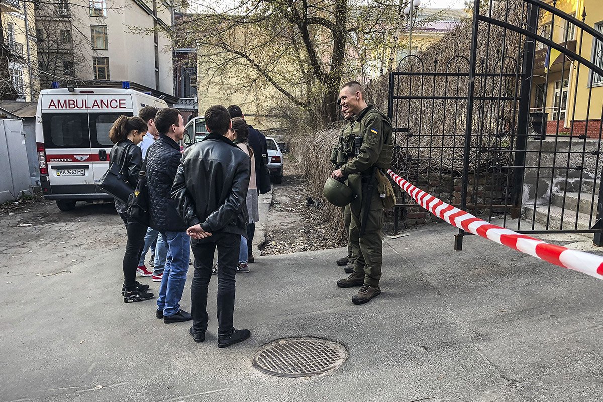 13 апреля здание Окружного административного суда