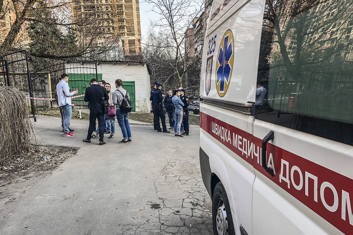 Шестерых сотрудников суда эвакуировали