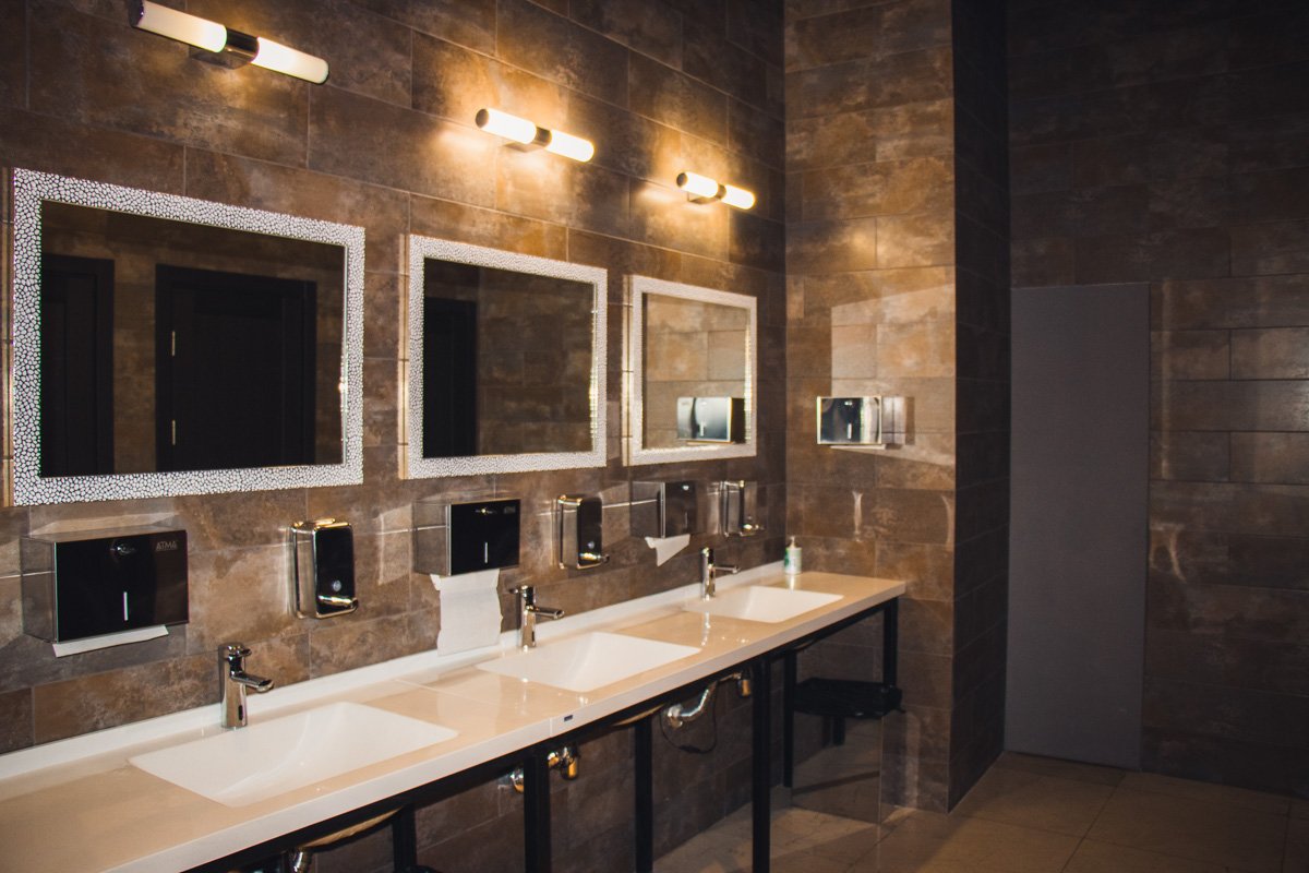 Туалет сияет чистотой