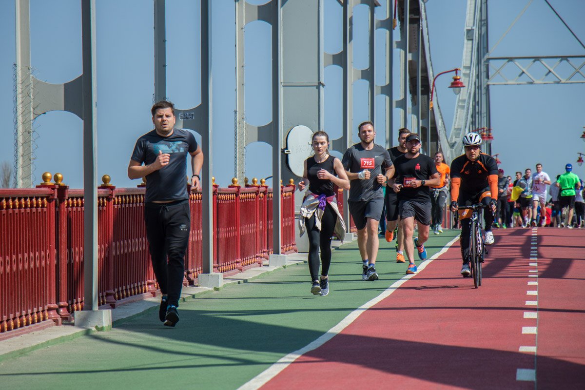 А назад уже потяжелей А назад уже потяжелей