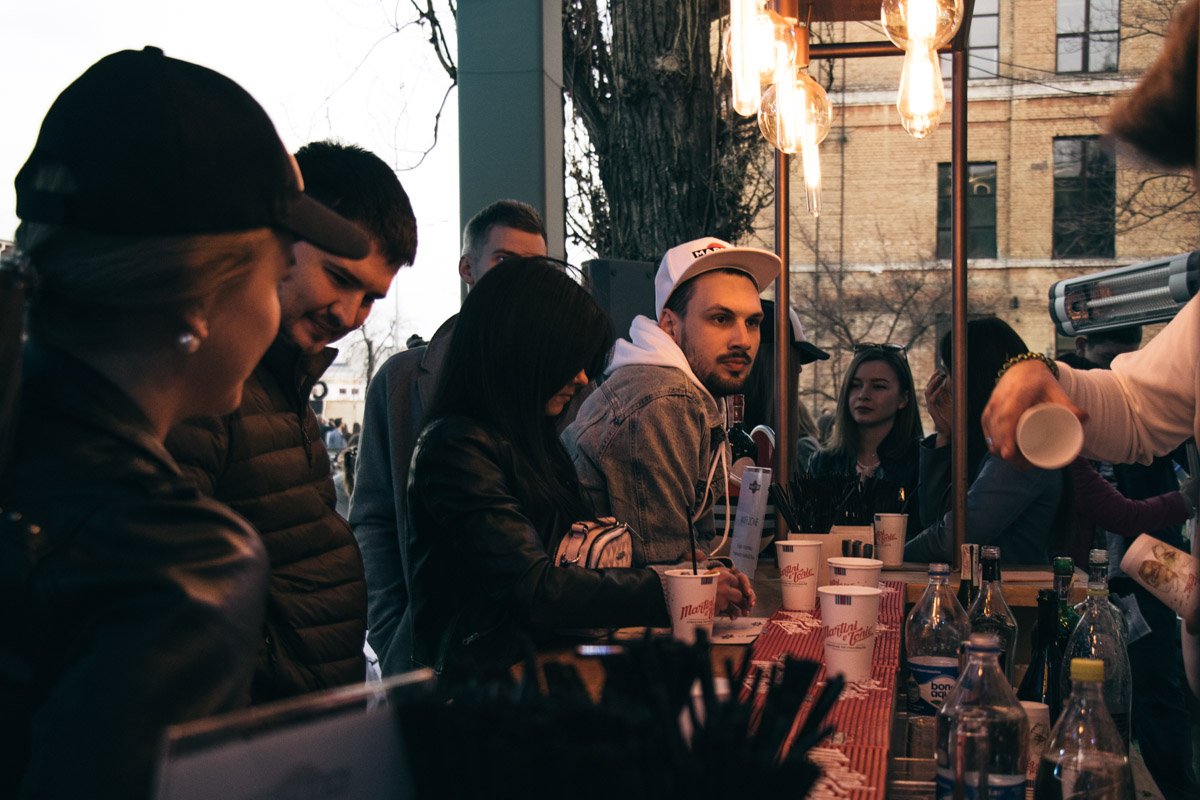 Ажиотаж и вокруг баров Ажиотаж и вокруг баров