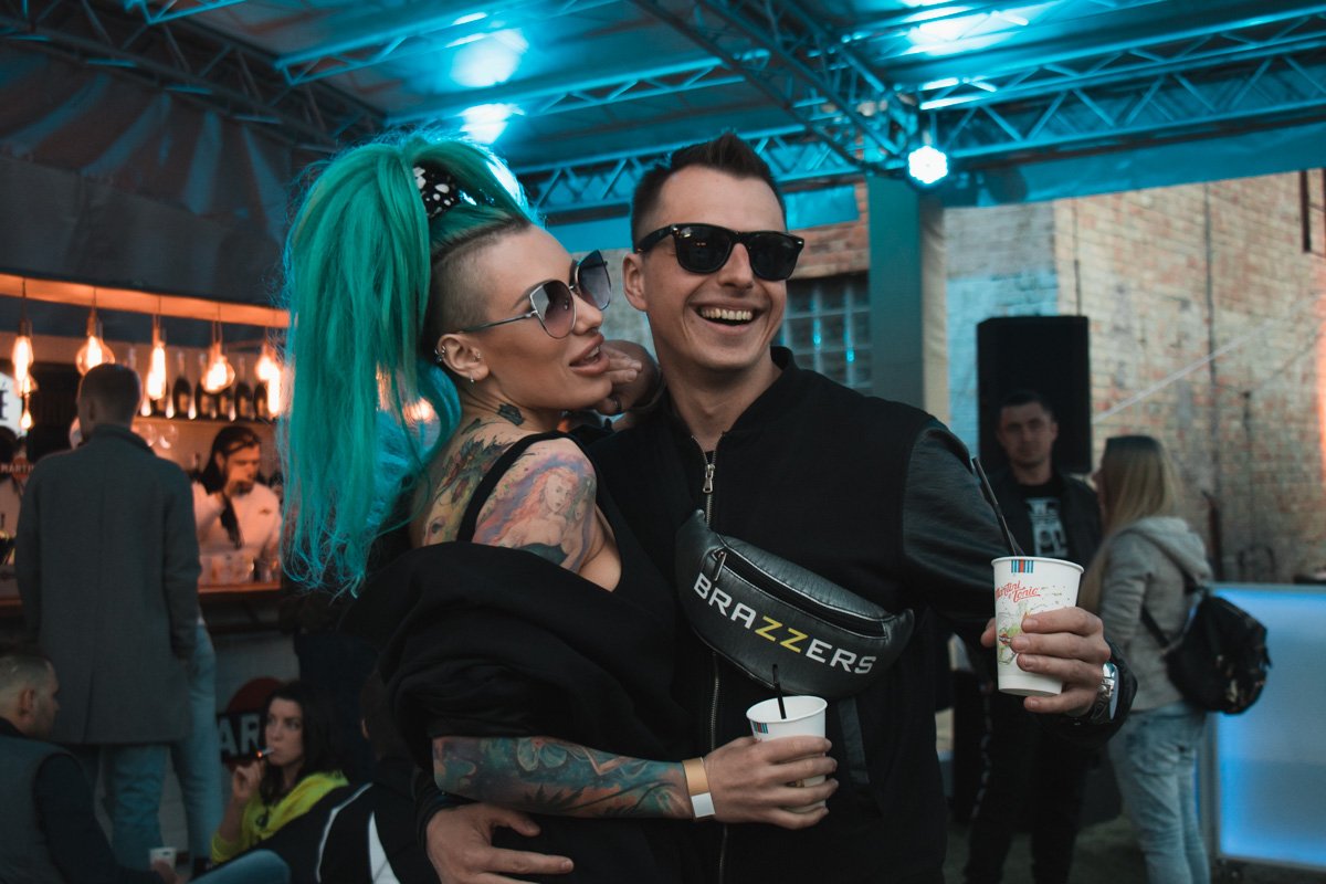 Одна из самых эпатажных пар вечера Одна из самых эпатажных пар вечера