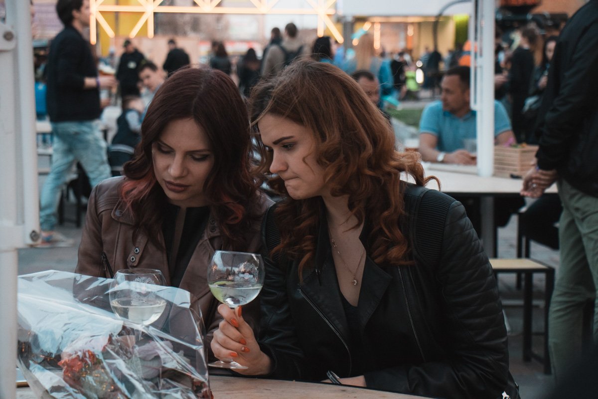 На фестивале не все пьют кофе, но все отдыхают На фестивале не все пьют кофе, но все отдыхают