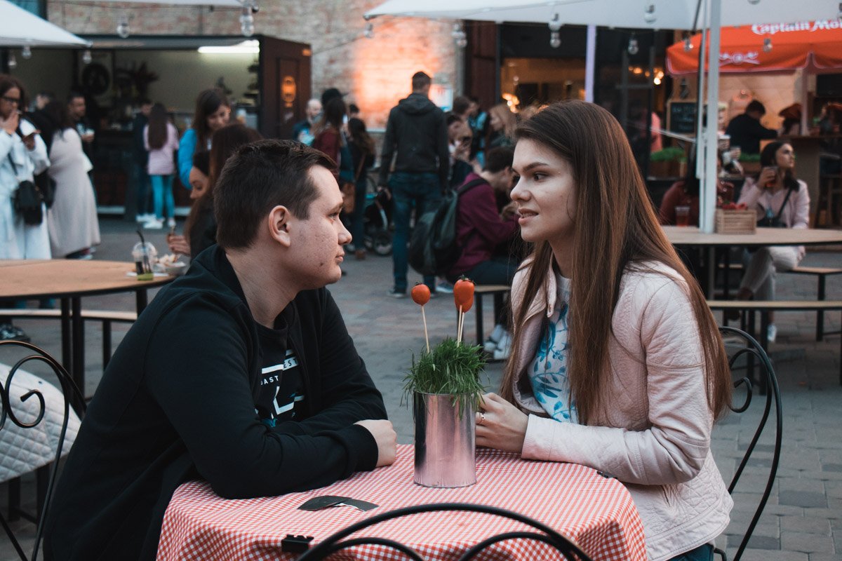 Фестиваль - идеальное место для свидания Фестиваль - идеальное место для свидания