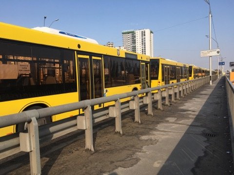 Транспорт отъезжает по мере наполнения