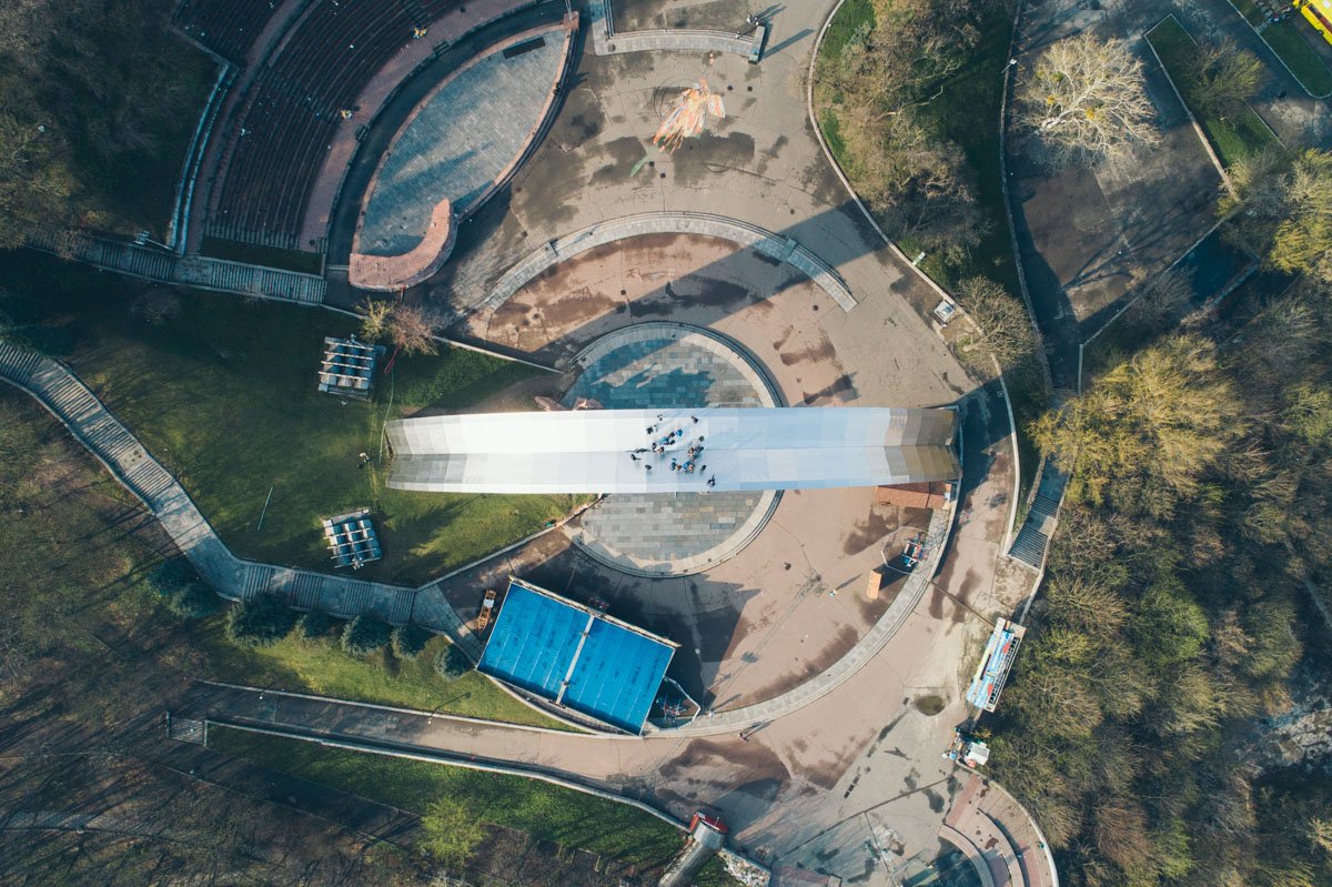 Отметим, забираться сюда незаконно и небезопасно