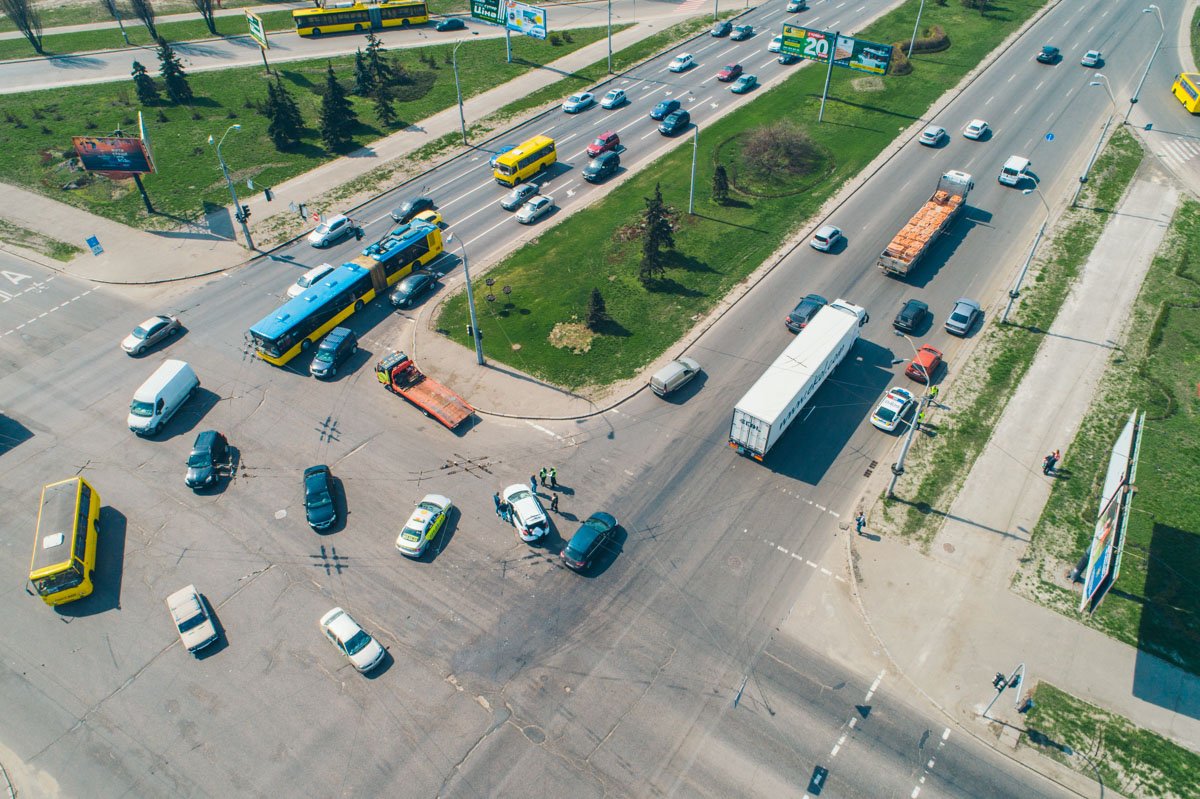 На перекрестке проспекта Генерала Ватутина и бульвара Перова произошло ДТП