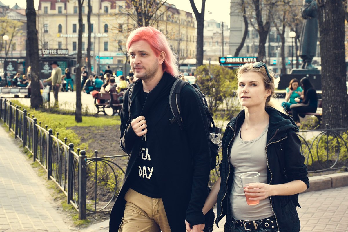 Милый, мне кажется, на нас смотрят Милый, мне кажется, на нас смотрят