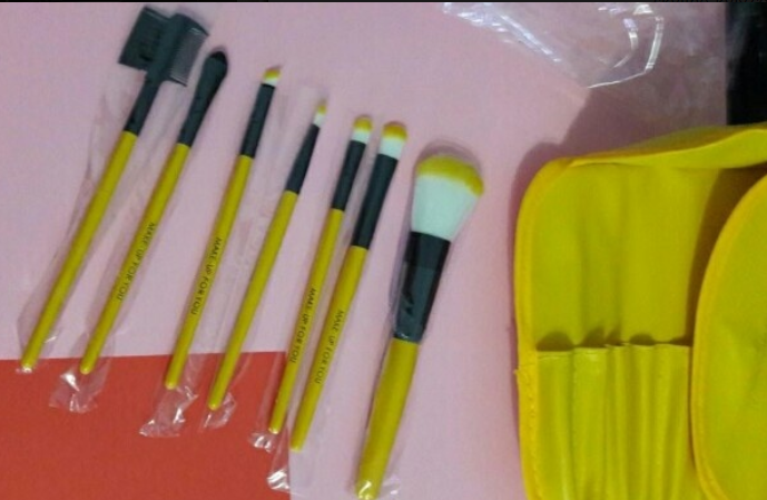 Любой девушке пригодится такой набор