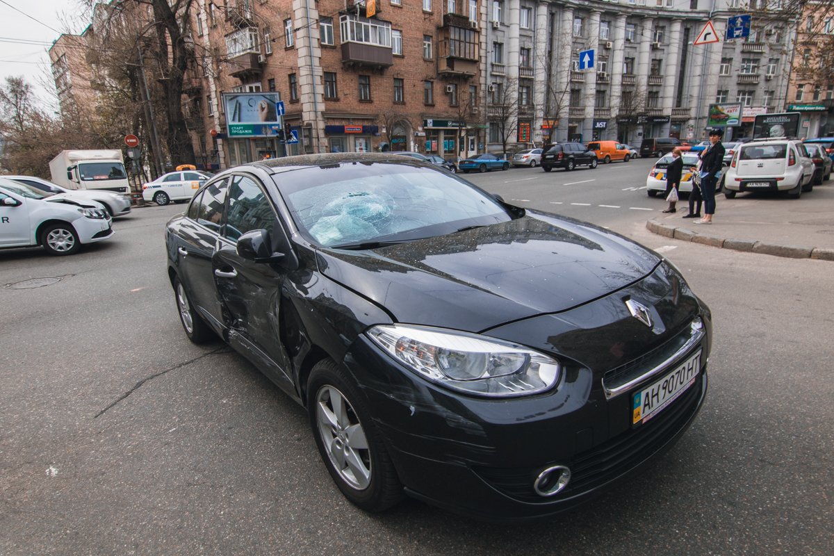 На Саксаганского произошло ДТП