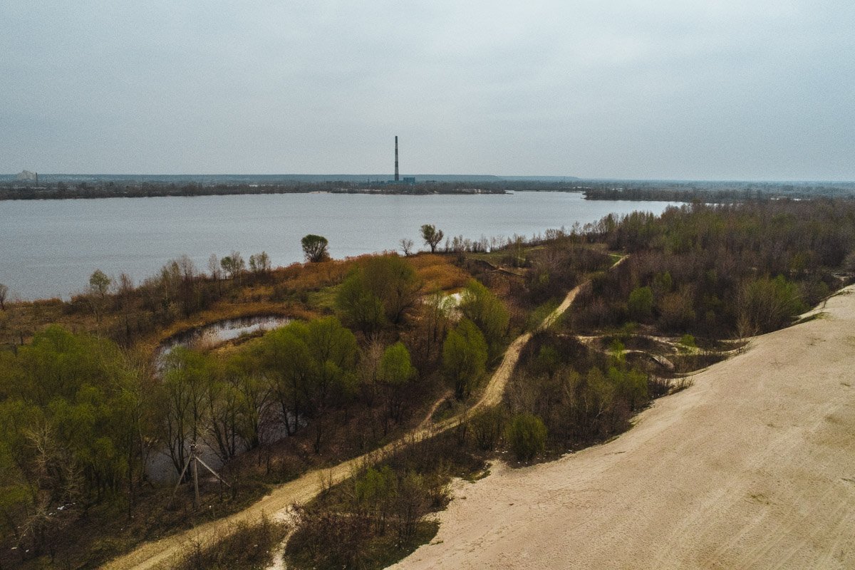 Выглядит это место действительно очень сказочно и контрастно Выглядит это место действительно очень сказочно и контрастно