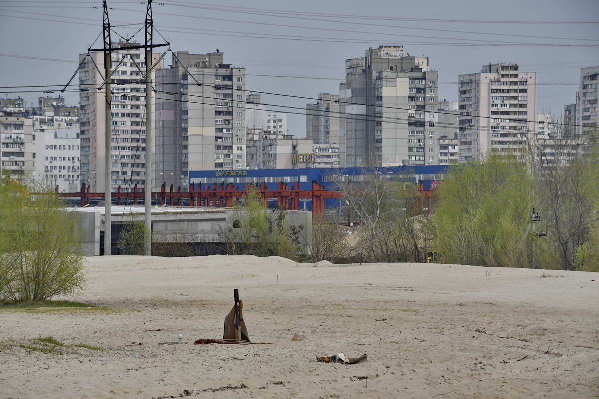 После кипящей жизни мегаполиса попадаешь в царство песков и тишины После кипящей жизни мегаполиса попадаешь в царство песков и тишины