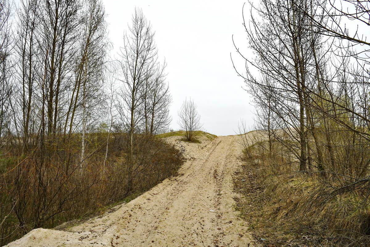 Пустыня располагается за «Metro» и гипермаркетом «Эпицентр» Пустыня располагается за «Metro» и гипермаркетом «Эпицентр»