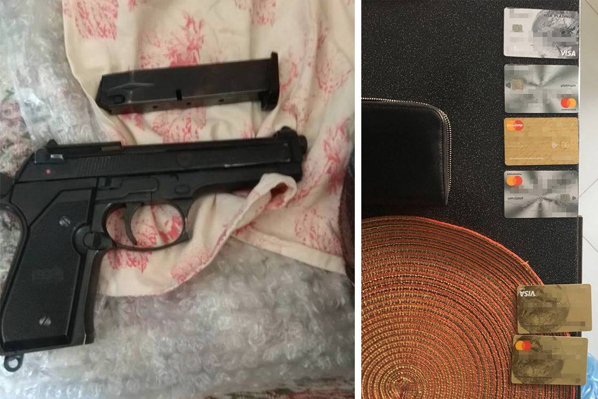 А также обнаружили огнестрельное оружие и банковские карты