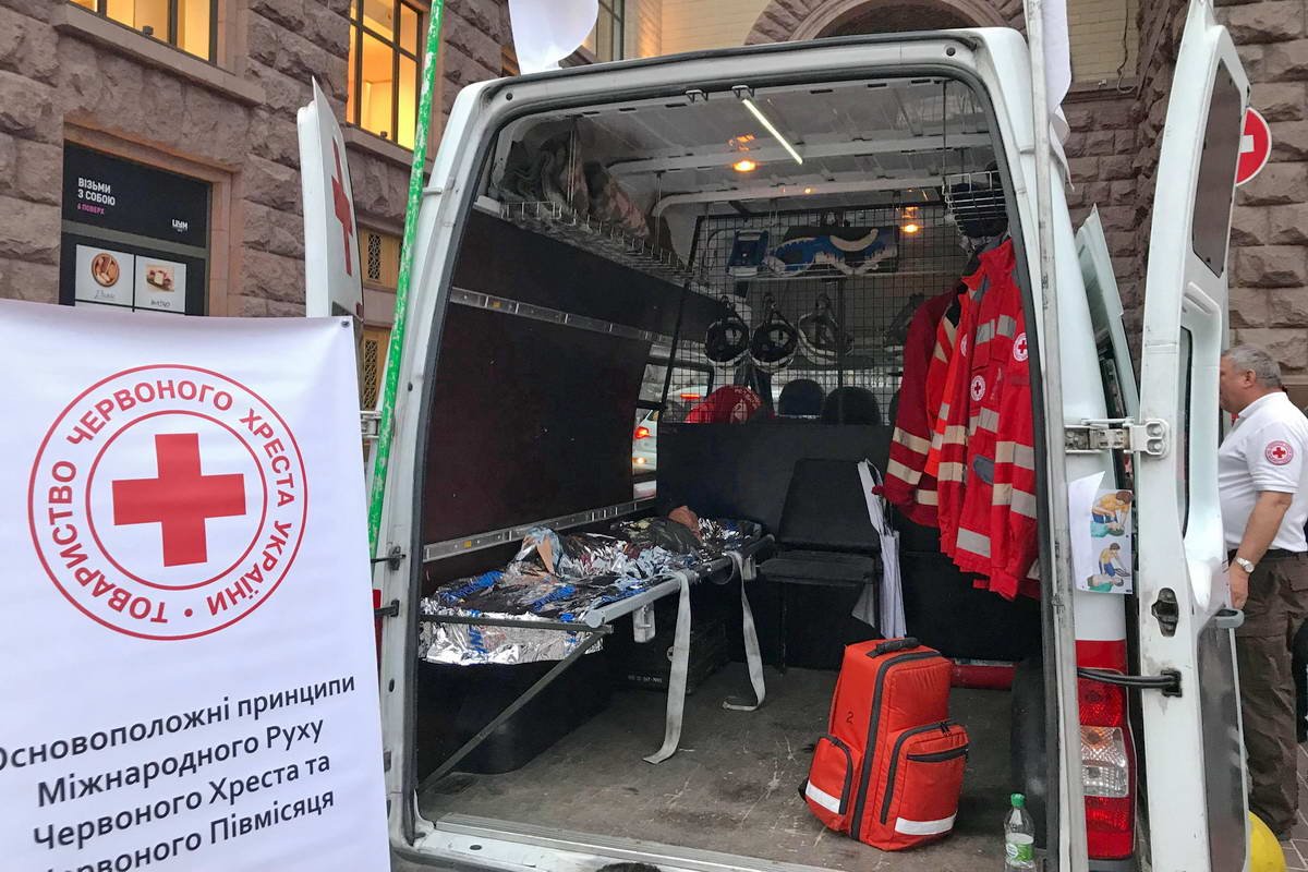 Оснащение внутри автомобиля Оснащение внутри автомобиля