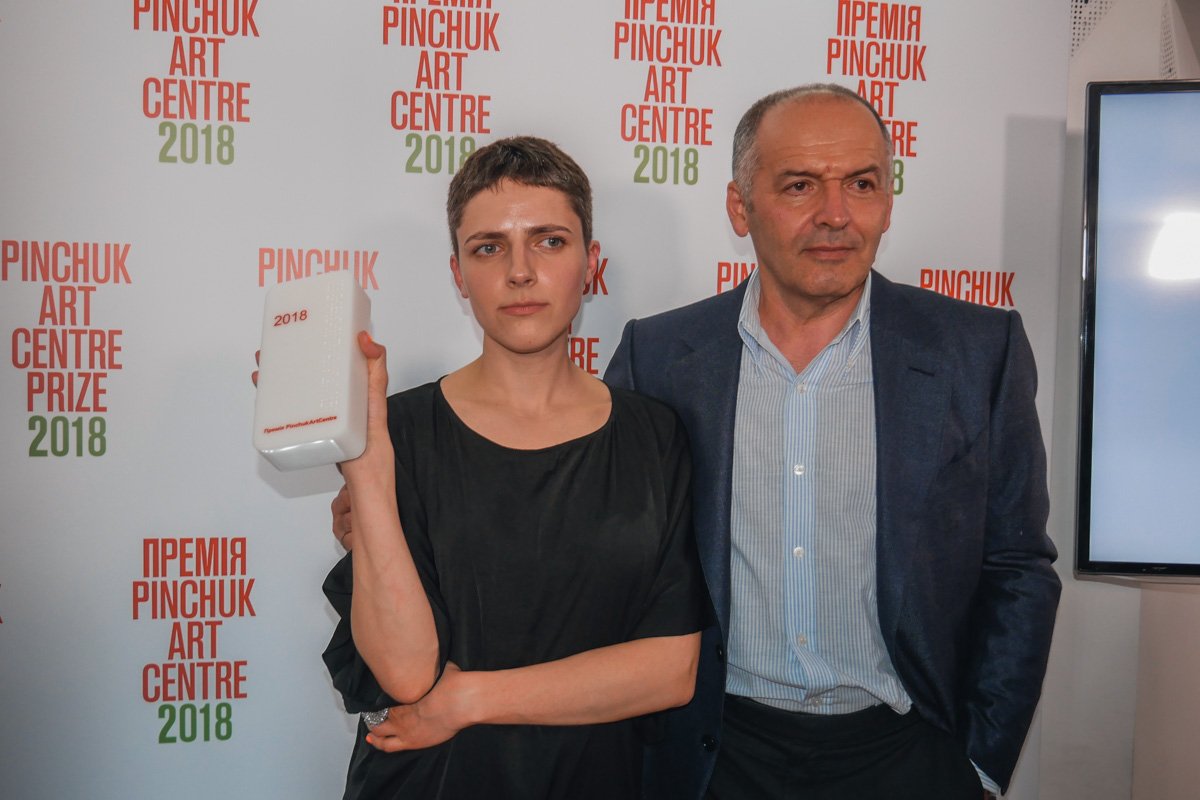 Анна Звягинцева - победитель премии и Виктор Пинчук Анна Звягинцева - победитель премии и Виктор Пинчук