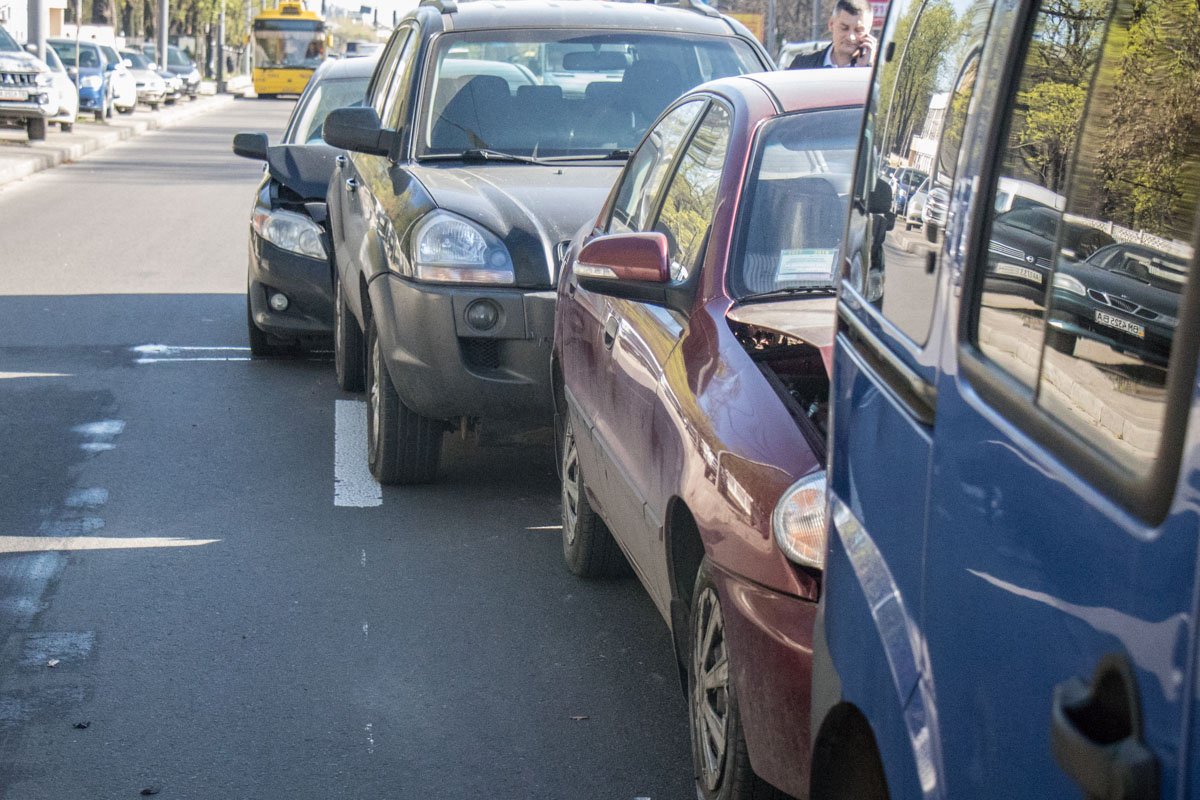 Не разминулись Fiat Doblo, Daewoo Lanos, Hyundai Tucson и Toyota Corolla