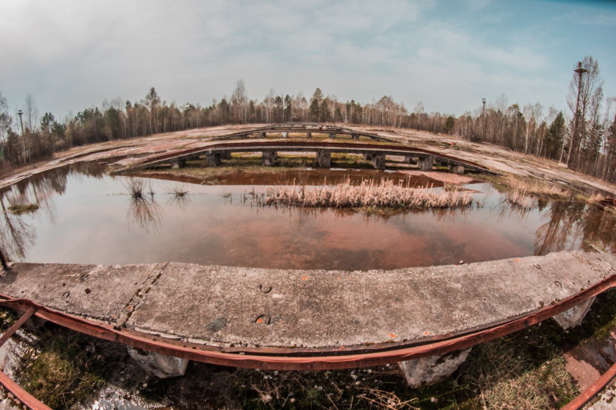 Семь платформ помнят, как на них с машин стекала радиоактивная грязь